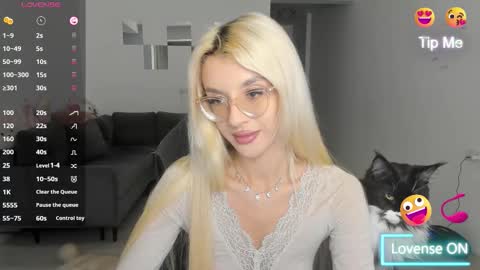 lovelybianca_ online show from March 18, 1:55 am