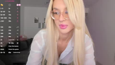 lovelybianca_ online show from April 4, 7:54 pm