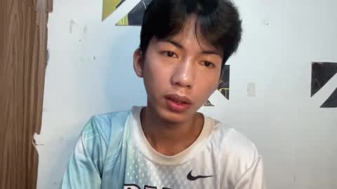 lovelyboy_jm online show from May 24, 12:18 am