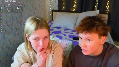 your sweet girls online show from April 22, 11:17 am