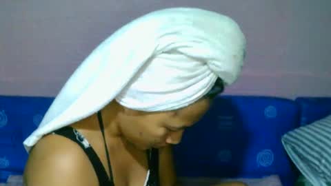 Snapshot of lovelyladylynxxx chatting on March 10, 9:45 am LocwlyLSYlYNXXX online show from March 10, 9:45 am