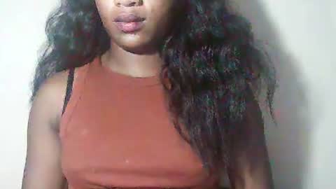 lovelylarra online show from March 31, 8:48 am