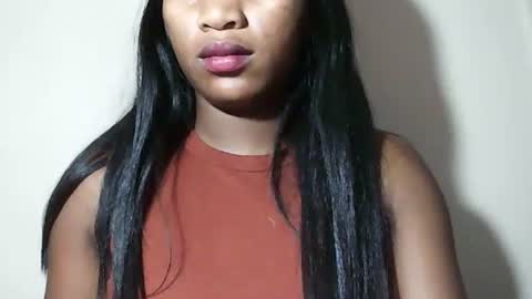 lovelylarra online show from April 18, 7:58 pm