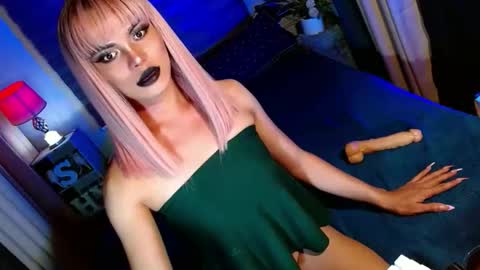 lovelymiss_shyna11 online show from October 3, 10:45 am
