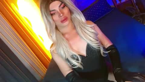 lovelymiss_shyna11 online show from February 21, 9:23 am