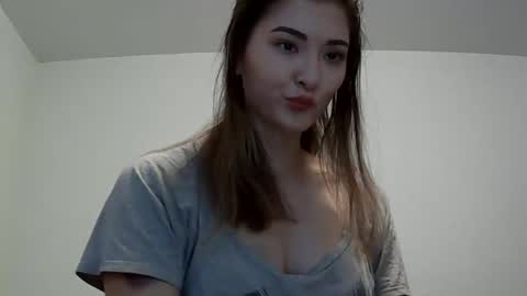 Queen Aria  online show from November 5, 7:49 pm