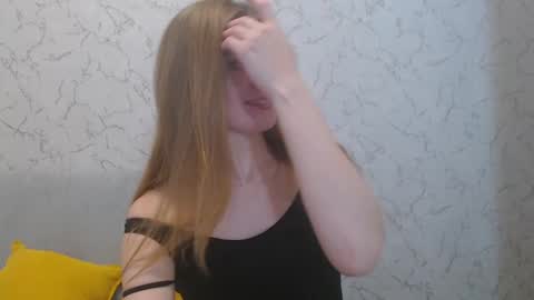 Snapshot of lovepeanutgirl chatting on February 4, 1:06 pm Mary Love online show from February 4, 1:06 pm