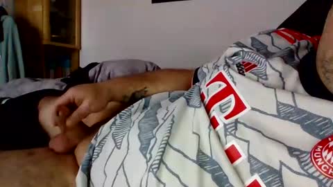 lover010983 online show from February 26, 3:43 pm