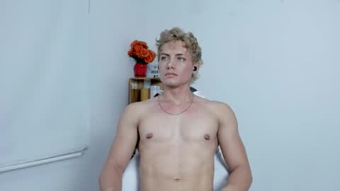 kevin online show from September 23, 3:22 am