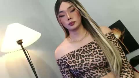 lovers moon22 online show from October 3, 3:59 am