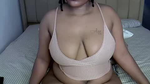 loveydivah online show from October 14, 8:06 am