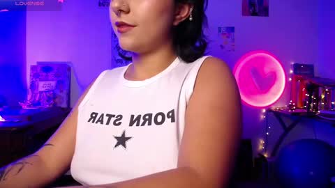 Snapshot of loving_alma chatting on October 7, 7:15 am loving_alma online show from October 7, 7:15 am