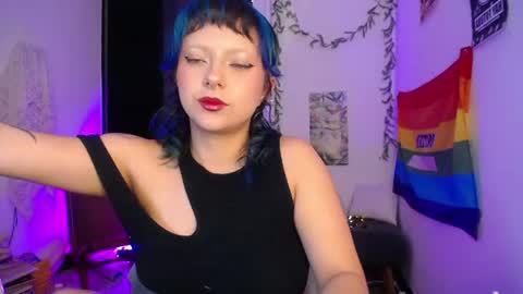 loving_alma online show from July 30, 6:14 am