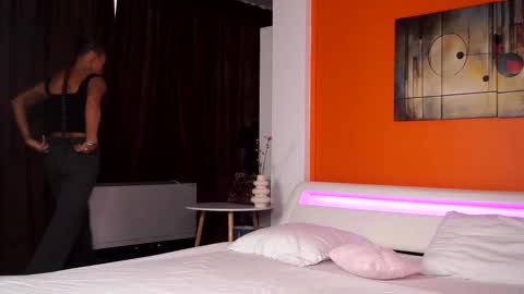 Nora online show from February 11, 7:01 am