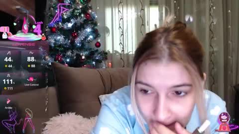 Antonia online show from December 22, 7:37 am