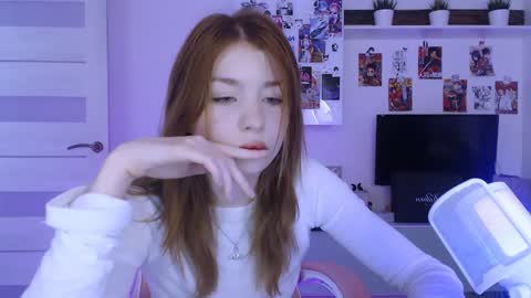 Loly online show from December 7, 8:00 pm