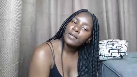Snapshot of loyalcutie chatting on December 7, 7:10 am loyalcutie online show from December 7, 7:10 am