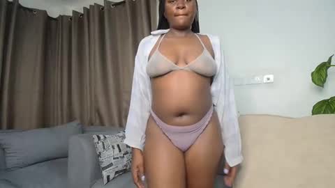 loyalcutie online show from March 16, 4:15 am