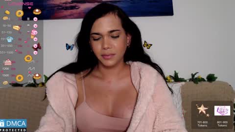 luara_ online show from January 15, 5:15 pm