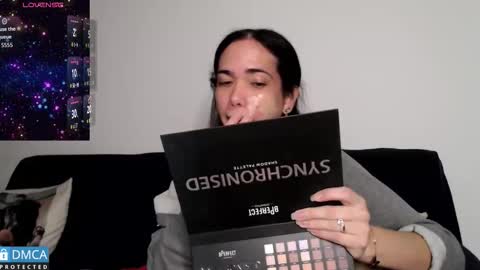 luara_ online show from January 6, 11:36 am