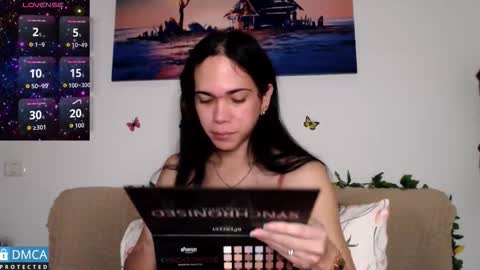 luara_ online show from January 11, 12:33 pm