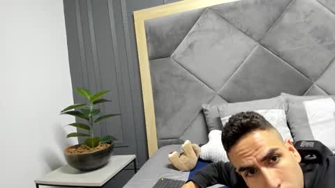 luca_morettii online show from November 22, 12:47 pm