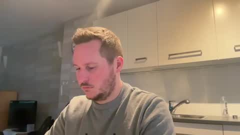 Snapshot of lucas1996_ chatting on January 17, 3:22 pm Lucas online show from January 17, 3:22 pm