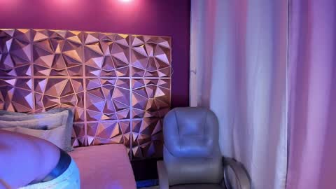 Lucas online show from March 27, 5:02 am