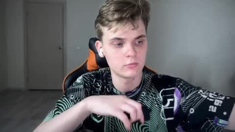 Lucas Gill online show from December 25, 2:13 pm