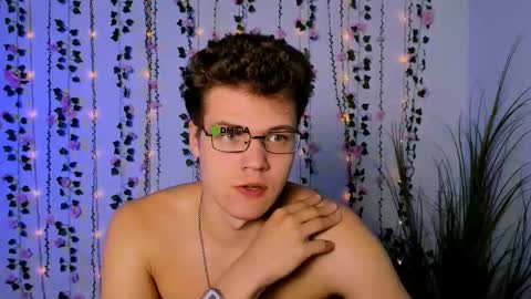 lucas_long_ online show from September 17, 5:22 am