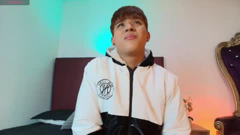 Lucas lovee online show from March 17, 1:16 pm