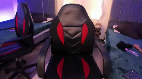 Lucero  online show from October 31, 5:08 am