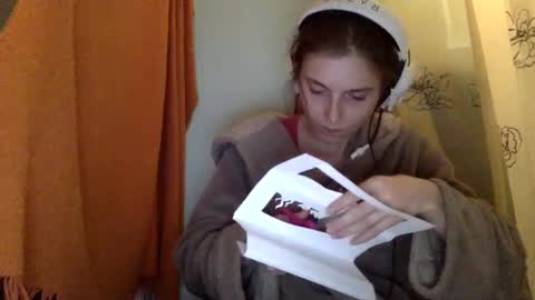Luci Layne online show from May 12, 10:19 pm