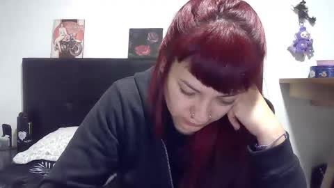 Lulu DCarton online show from December 17, 4:30 am