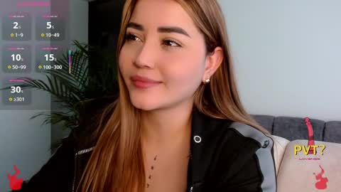 lucia star  online show from October 13, 4:20 pm