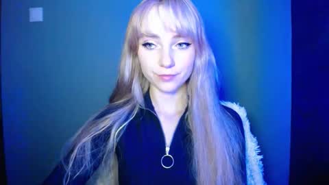 Snapshot of luciacam20 chatting on October 1, 6:18 pm Lucy online show from October 1, 6:18 pm
