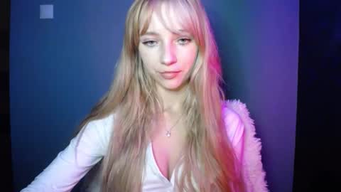 Snapshot of luciacam20 chatting on October 8, 6:58 pm Lucy online show from October 8, 6:58 pm