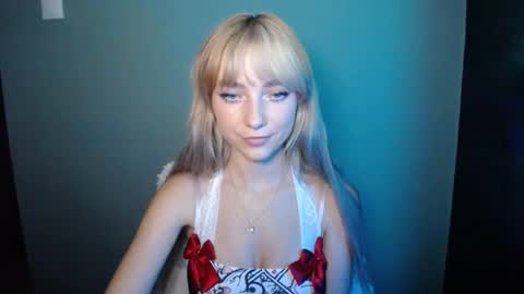 Snapshot of luciacam20 chatting on September 23, 7:42 pm Lucy online show from September 23, 7:42 pm