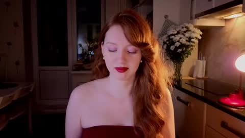 Snapshot of luciacoy chatting on October 31, 7:25 pm Lucia online show from October 31, 7:25 pm