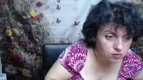 Snapshot of luciami chatting on October 10, 5:13 am LuciaMi online show from October 10, 5:13 am