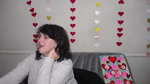 Snapshot of luciami chatting on February 14, 4:15 am LuciaMi online show from February 14, 4:15 am