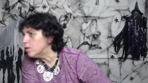Snapshot of luciami chatting on October 19, 5:06 pm LuciaMi online show from October 19, 5:06 pm