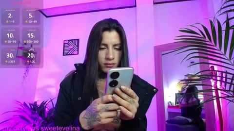 Snapshot of luciiana_lol chatting on February 11, 10:50 pm luciiana online show from February 11, 10:50 pm