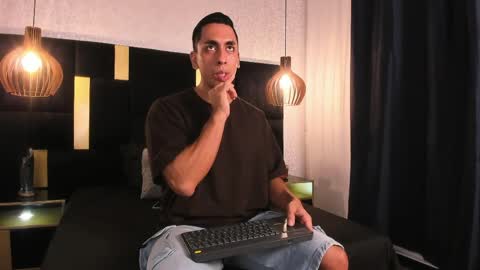 Lucio online show from April 12, 12:31 pm