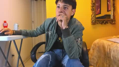 luckk_ online show from June 25, 5:12 am
