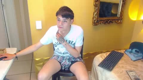 luckk_ online show from April 23, 7:05 am