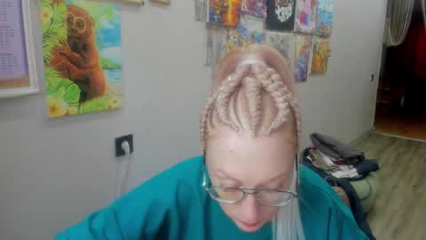 lucky_licky20 online show from February 5, 4:27 am