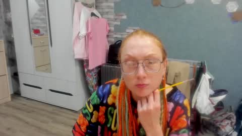 lucky_licky20 online show from October 4, 4:32 am