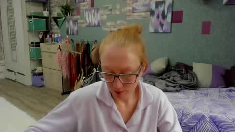 lucky_licky20 online show from May 13, 2:54 am
