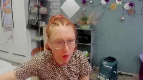 lucky_licky20 online show from January 16, 4:43 am